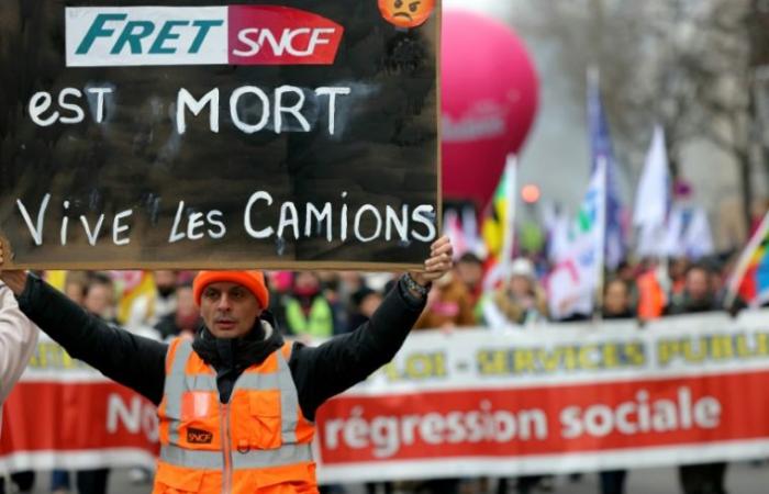 Spärliche Versammlungen „für Beschäftigung und Industrie“ in Frankreich – 12.12.2024 um 20:17 Uhr