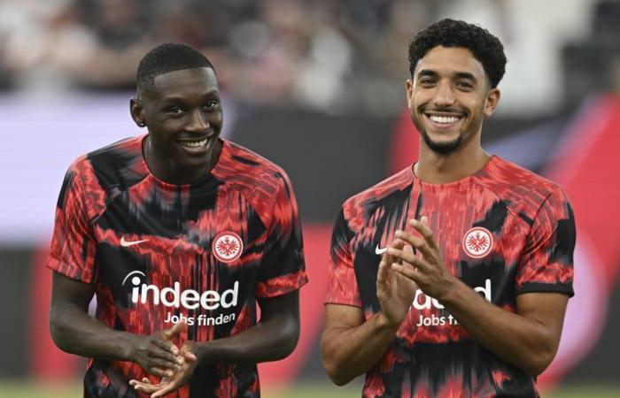 Frankfurt: Vom Kolo Muani-Jackpot bis zum neu aufgelegten Ekitike danken Eintracht-Fans PSG (mit Ironie)