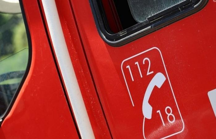 In Labattoir brannten Hütten nieder und in Tsoundzou 1 wurden Feuerwehrfahrzeuge beschossen, in voller Alarmbereitschaft