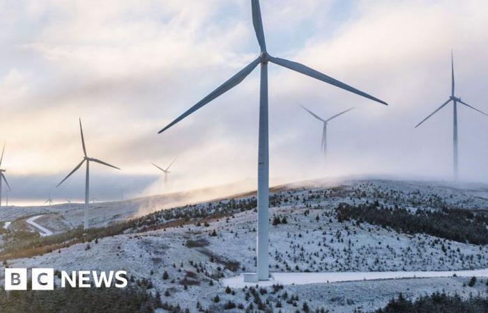 Miliband stellt Energieplan mit neuen Befugnissen für Windparks vor