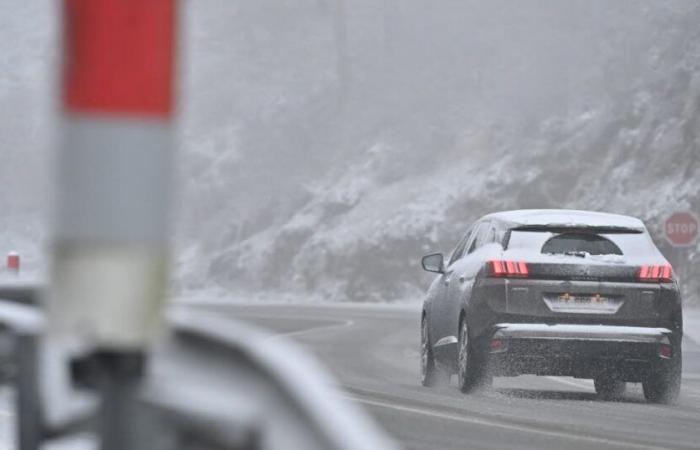 Die Abteilung hat bei gelbem Schnee und Eis Wachsamkeit angeordnet