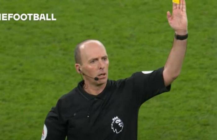 Mike Dean sagt, der Schiedsrichter habe in der ersten Halbzeit zu 100 % einen großen Fehler gemacht, der Arne Slot zum Feuerspucken bringen würde