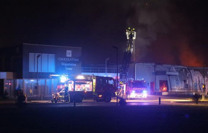 Ein Brand zerstört die Schokoladenfabrik Max Vauché in Controis-en-Sologne