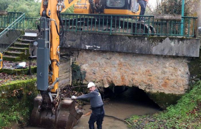 Grézels. Schutzmaßnahmen am Bach, um Überschwemmungen zu verhindern