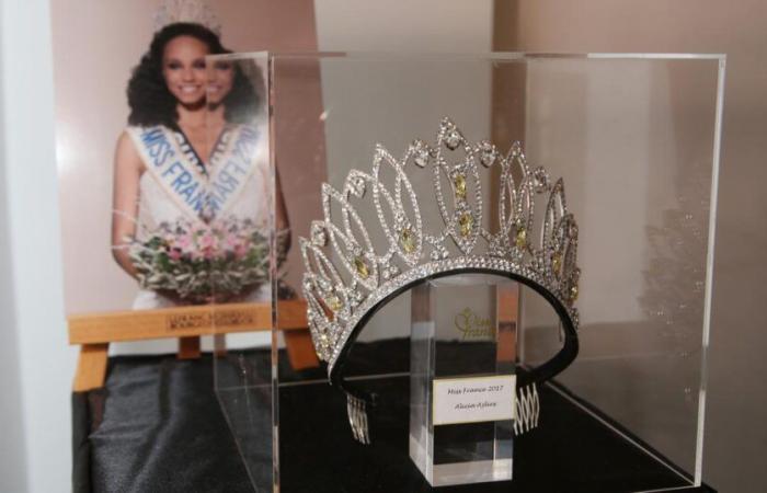 Behält Miss France übrigens ihre Krone nach ihrer Regentschaft?