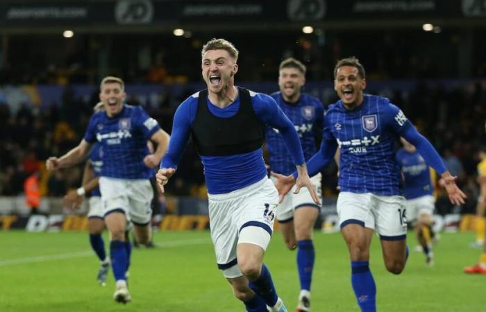 Gary O’Neil steht kurz vor dem Abgrund, nachdem Ipswich sich in letzter Minute den Sieger bei den Wolves geschnappt hat – The Irish News