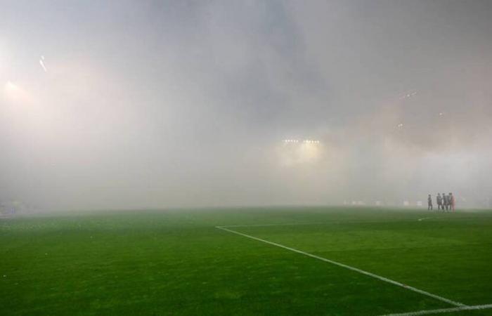 Pyro-Irrsinn sorgt für Unterbrechung bei St. Pauli-Spiel