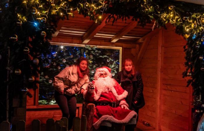 Der Weihnachtsmarkt am Place de la Concorde, der magische Markt gegenüber den Champs-Élysées in Paris