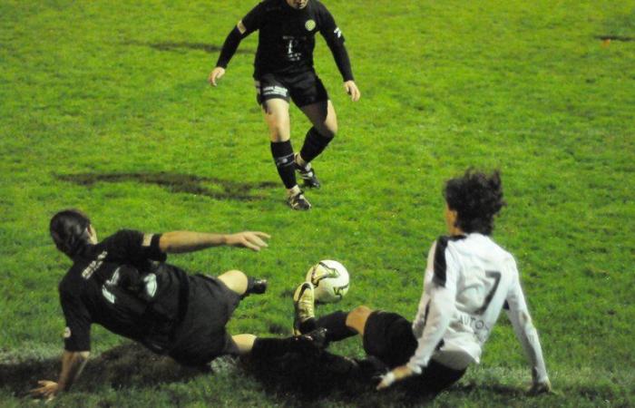 Boulogne-sur-Gesse. Das letzte Derby des Hinspiels der Mannschaft Boulogne-Péguilhan gegen Cazères