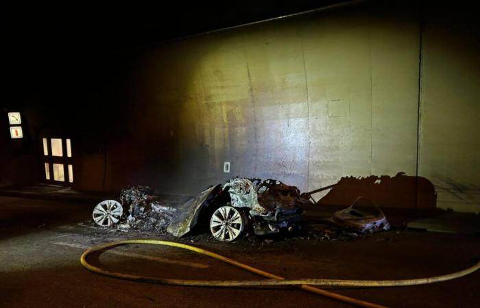 Beurteilung des Brandes, Verkehrslage an diesem Samstagmorgen… Was wir über das brennende Fahrzeug wissen, das in einem Tunnel auf der A8 Panik auslöste