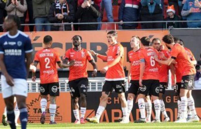 Lorient gewinnt das Duell gegen Paris FC und geht in Führung