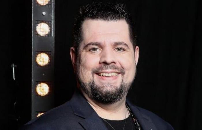 Zwei Jahre nach „The Voice“ enthüllt der Gewinner Aurélien Vivos sein neues Liebeslied