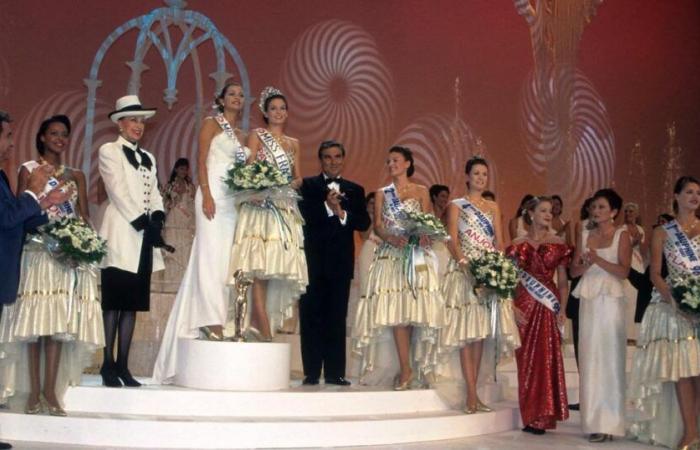 Laure Belleville, erste Miss France, gekrönt von Jean