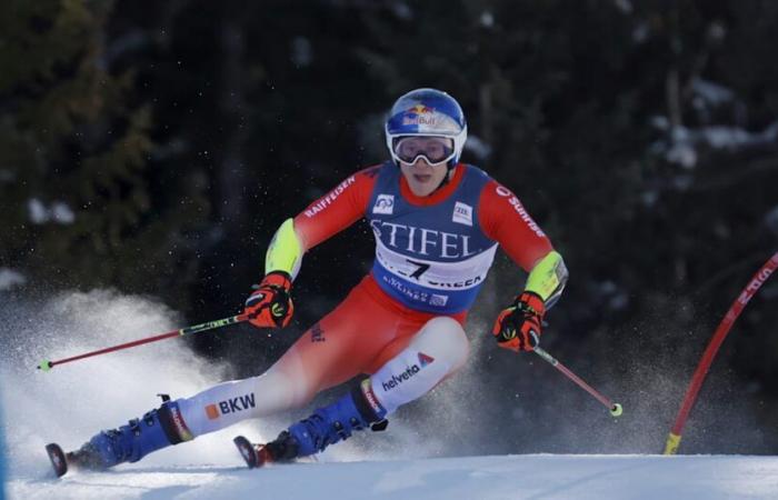 Marco Odermatt trotzt schwierigen Bedingungen und sichert sich den vierten Sieg im Val d’Isère-Riesenslalom in Folge