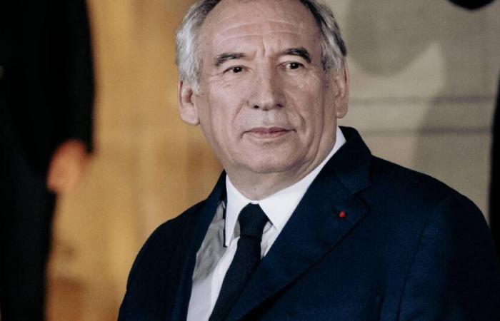 François Bayrou in Matignon oder das geplante Ende von Emmanuel Macron, von Christian Salmon – Libération