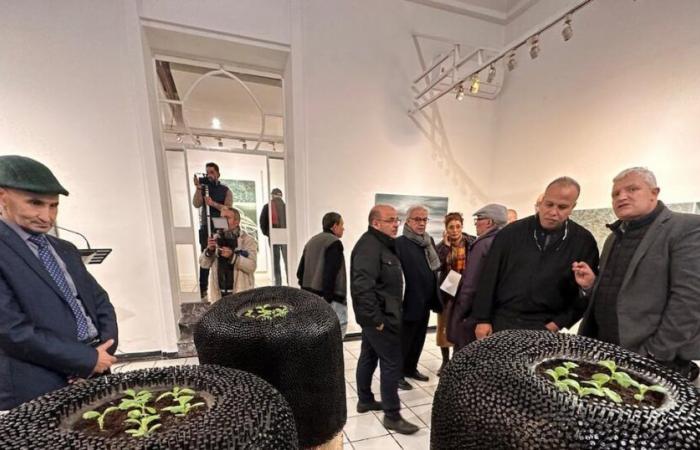 Tanger: Abderrahim Yamou stellt seine neuen Kreationen in der Galerie Delacroix aus