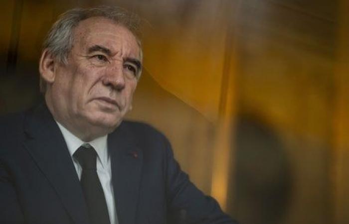 die ersten Vertraulichkeiten von François Bayrou an Matignon