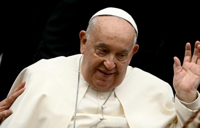 DIREKT. Papst Franziskus wird voraussichtlich gegen 9 Uhr zu einem historischen Besuch auf Korsika eintreffen