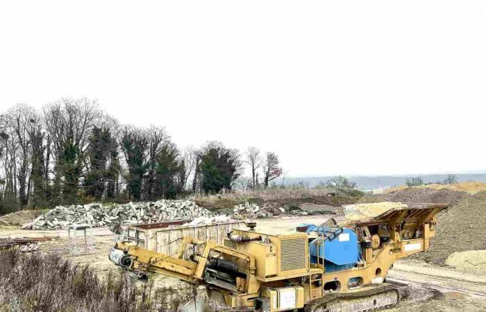 Exklusive Fotos der „landwirtschaftlichen Hochebene/Deponie“ von Nogent-sur-Oise