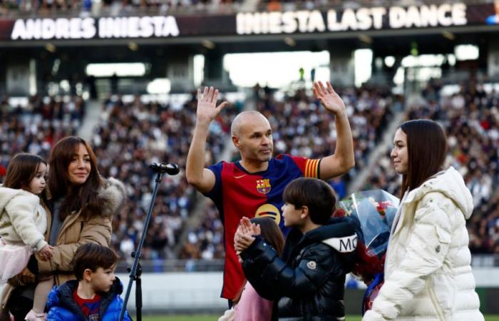 Der Abschied der spanischen Legende Andres Iniesta vom Publikum in Tokio