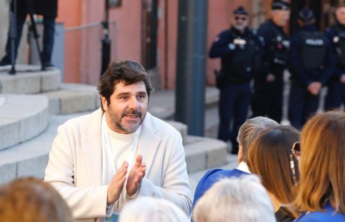 Patrick Fiori und Alizée im Gesang, Segensspruch, Reden, Essen im Bistum: Papst Franziskus’ arbeitsreicher Morgen vor der Open-Air-Messe um 15:30 Uhr.