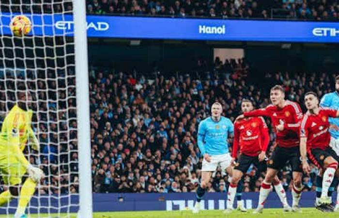 City ist durch späte Tore im Manchester-Derby gescheitert