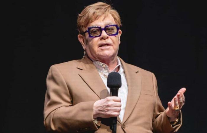 Elton John spricht über seine Reha