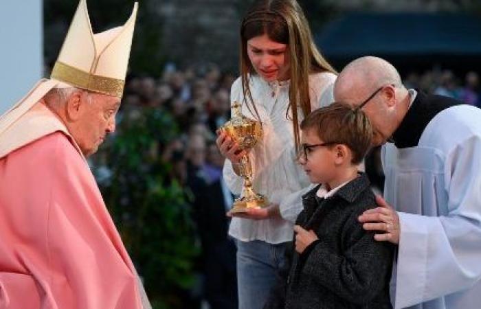 Der Papst auf Korsika freut sich über viele Kinder