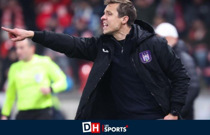 Anderlecht: David Hubert überrascht gerne. Hier erfahren Sie, wie er es geschafft hat, sein Team ohne Training in ein 3-4-3-System zu bringen