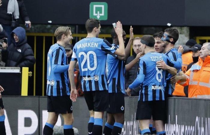 Club Brügge nutzt den verschossenen Elfmeter von Racing Genk voll aus und kommt bis auf einen Punkt heran