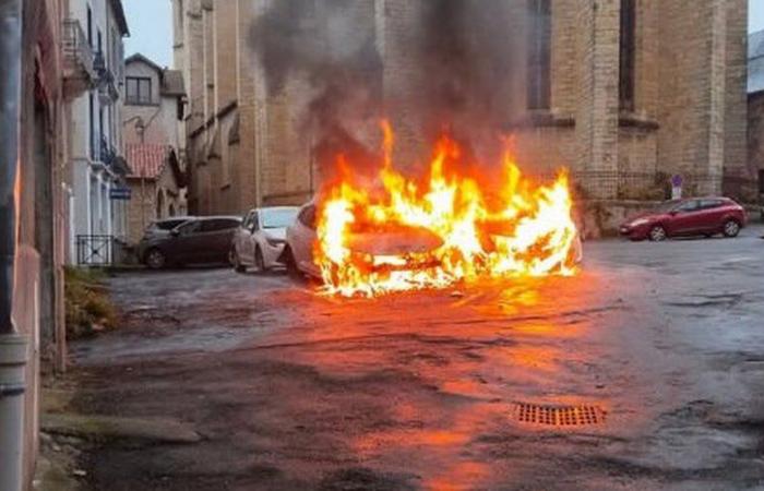 Ein zweiter Autobrand innerhalb einer Woche in der Bastidenstadt Villefranche-de-Rouergue