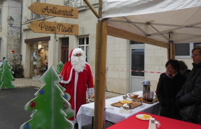 Kreationen zu günstigen Preisen auf dem Luynes-Weihnachtsmarkt