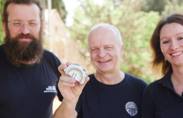 Älteste chinesische Inschrift, die in Israel auf dem Berg Zion entdeckt wurde