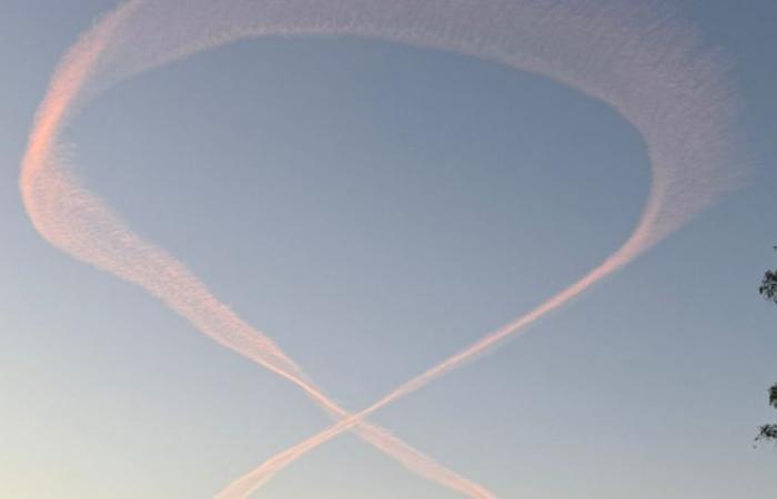 Geiselsymbol am israelischen Himmel geformt