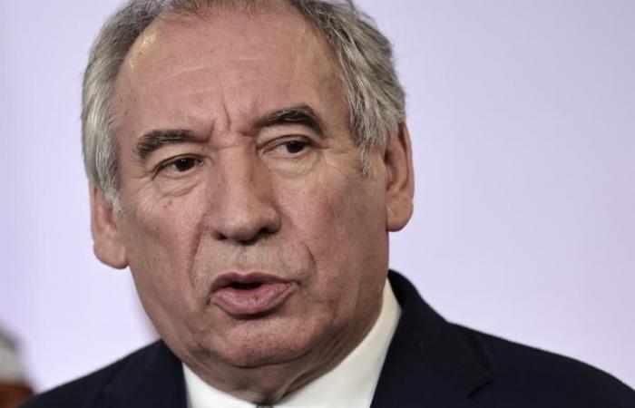 François Bayrou berät sich, der Sonderhaushaltsentwurf kommt in der Versammlung an