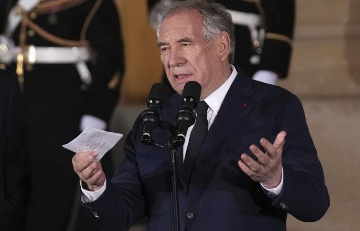 François Bayrou empfängt Vertreter der wichtigsten politischen Parteien