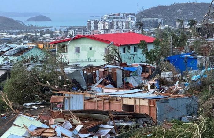 DIREKT. Zwei Tage nach dem verheerenden Durchgang des Zyklons Chido, Einschätzung und Ministerbesuch in Mayotte