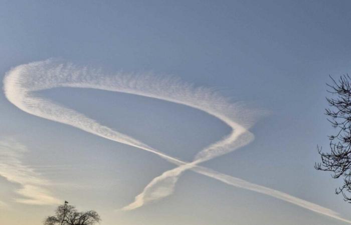 Geiselsymbol am israelischen Himmel geformt