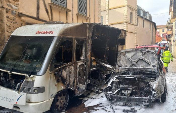 Ein zweiter Autobrand innerhalb einer Woche in der Bastidenstadt Villefranche-de-Rouergue