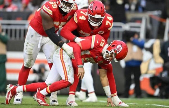 Verletzung von Patrick Mahomes: Chiefs QB ist sich nicht sicher, ob er in Woche 16 spielen kann, nachdem er sich gegen die Browns am Knöchel verletzt hat