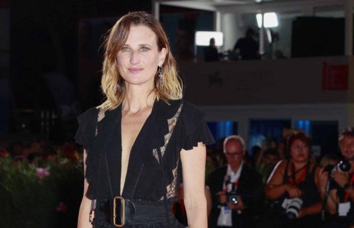 Camille Cottin „furchtbar krank“: Schauspielerin gesteht live in „C à vous“