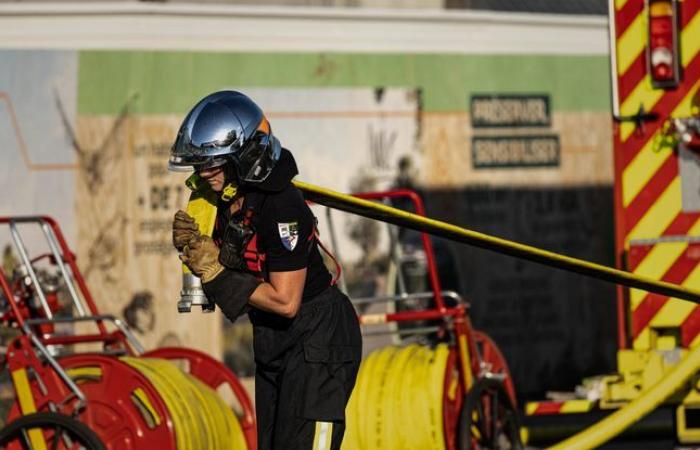 Wohnungsbrand, neun Menschen ins Krankenhaus eingeliefert