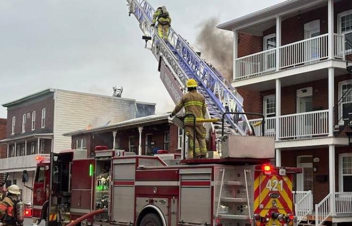 Ein Brand verwüstet ein Wohnhaus in Trois-Rivières