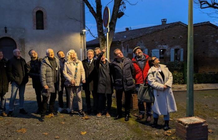 Aureville. Eine der 140 Gemeinden in der Haute-Garonne, die zu 100 % auf LED für die öffentliche Beleuchtung setzt