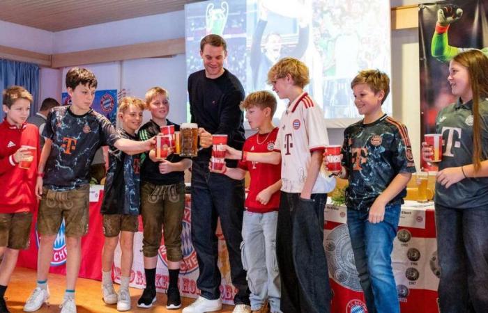 So lief der Fanclub-Besuch von Manuel Neuer