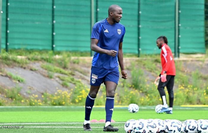 Cédric Yambéré: „In den Stadien der unteren Divisionen hört man alles, was lustig ist, denn es gibt einige, die viel Inspiration haben (lacht)“