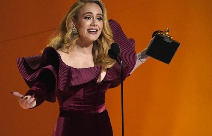 Wegen Plagiatsvorwurfs wird ein Lied von Adele von einem brasilianischen Richter weltweit verboten – rts.ch