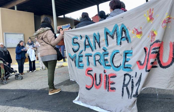 SAINT-JEAN-DU-GARD Unter Androhung von Klassenschließungen wechseln sich die Eltern vor der Schule ab