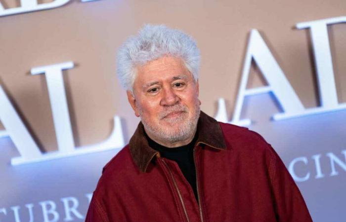 Pedro Almodóvar bricht live nach dem Tod seiner Muse, der Schauspielerin Marisa Paredes, zusammen