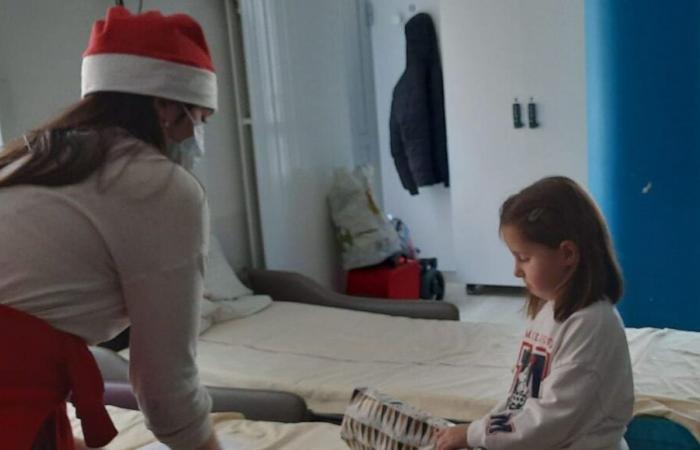 Côte-d’Or: Der Weihnachtsmann und seine Elfen treffen auf hospitalisierte Kinder